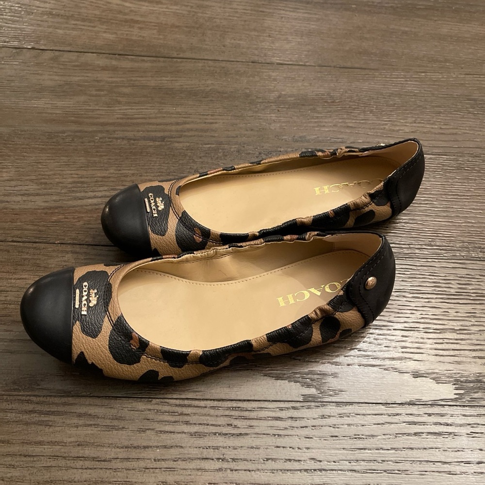 Coach Leopard pattern flats